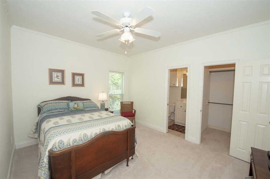 Building Photo - 110 Evergreen Ct
