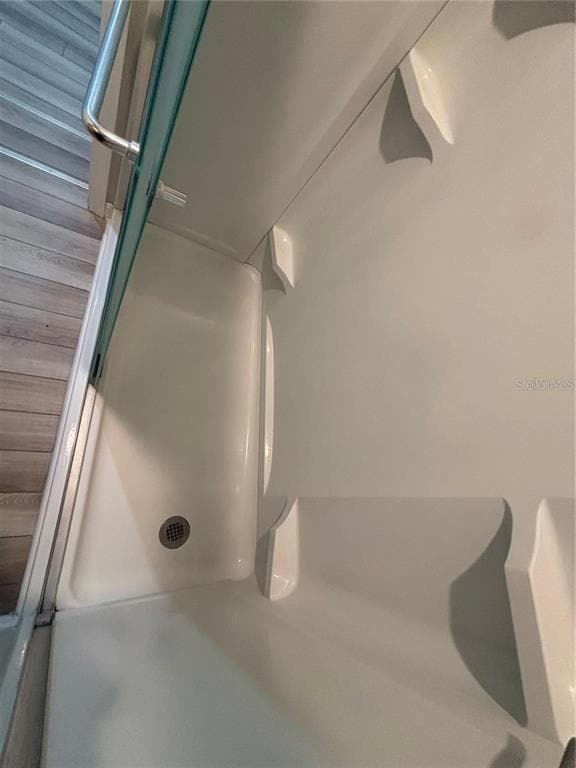 Building Photo - 107 W 6th St