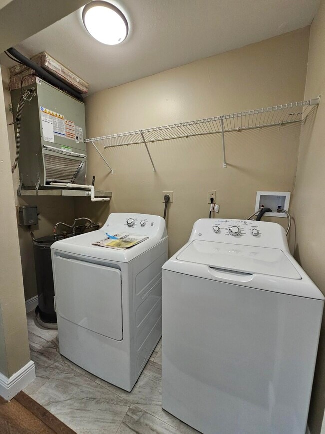 Building Photo - 4786 Orleans Ct