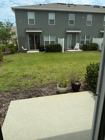 Building Photo - 1 Bella Lago Cir
