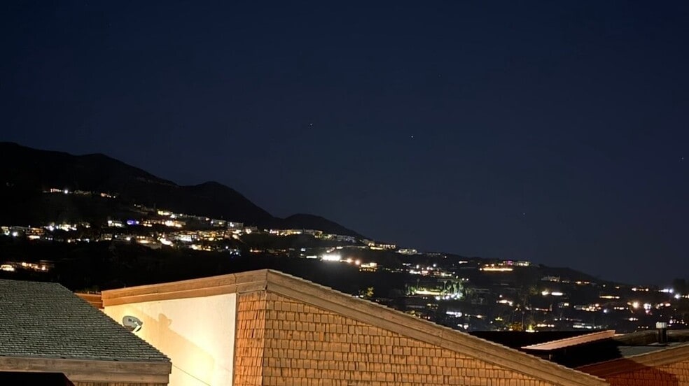 Building Photo - 409 Burchett St