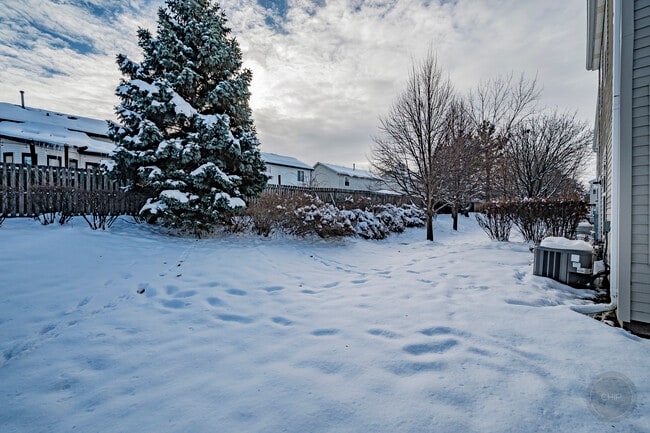 Building Photo - 4055 Blackstone Dr