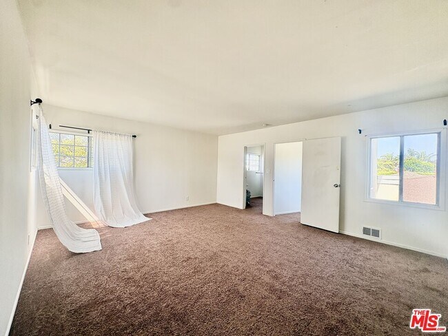 Building Photo - 7428 W 81st St