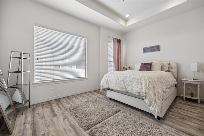 Building Photo - 3804 Center Plaza Dr