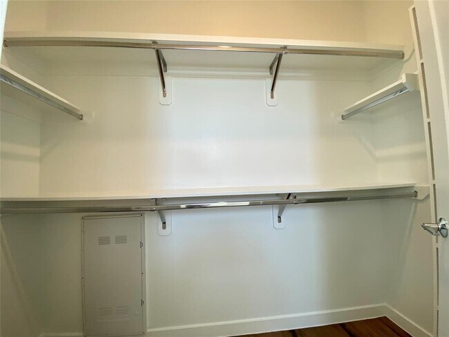 Building Photo - 4801 Springdale Rd