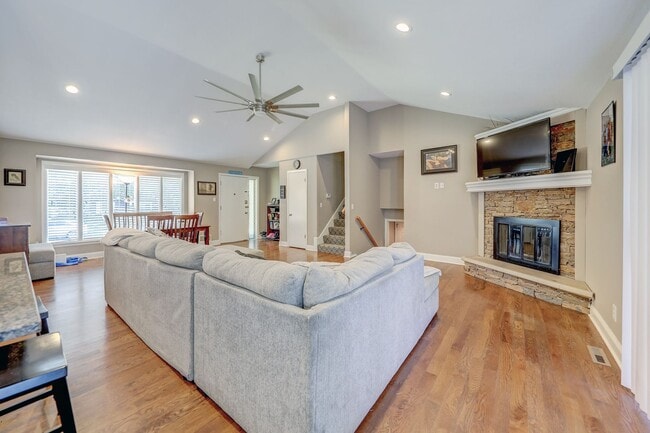 Building Photo - {9534} Updated Nall Hills Home + Two Car Garage + Finished Basement + 3 Full Baths!