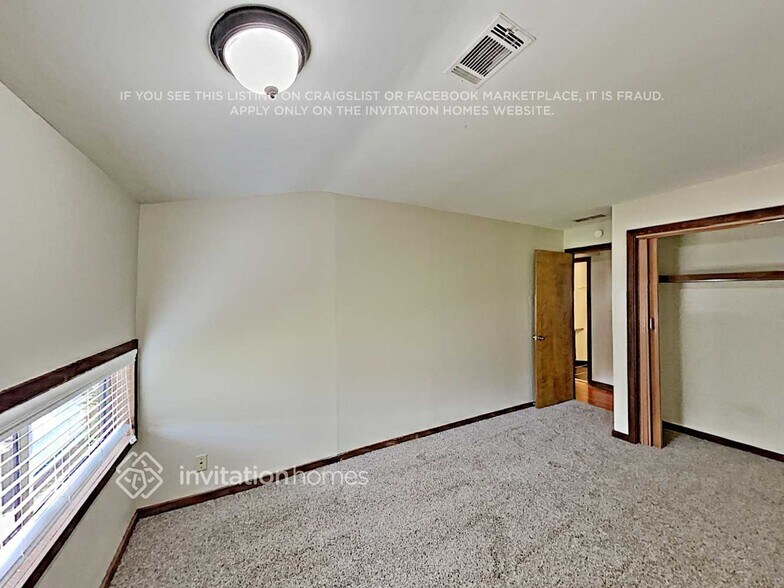 Building Photo - 2955 Pond View Ct