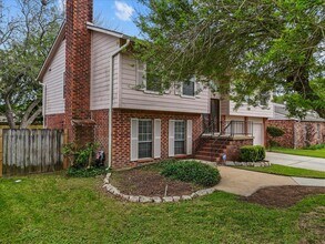 Building Photo - 430 Redway Ln