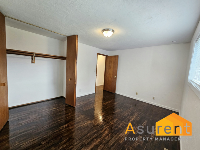 Building Photo - Newly Remodeled 3 Bedroom- 2 Full Bathroom...