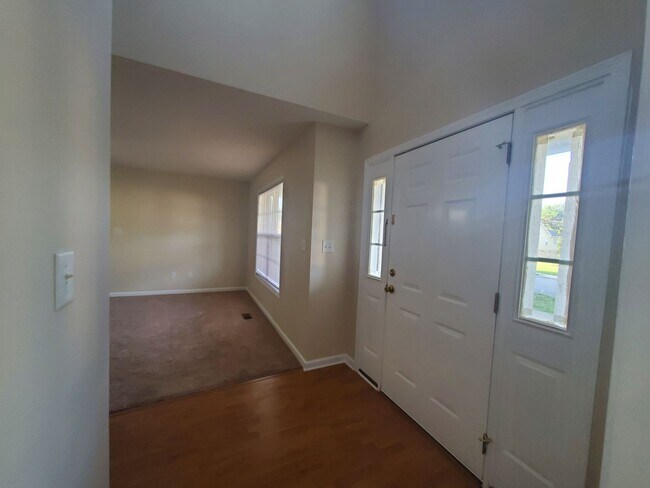 Building Photo - 213 Kristin Ave