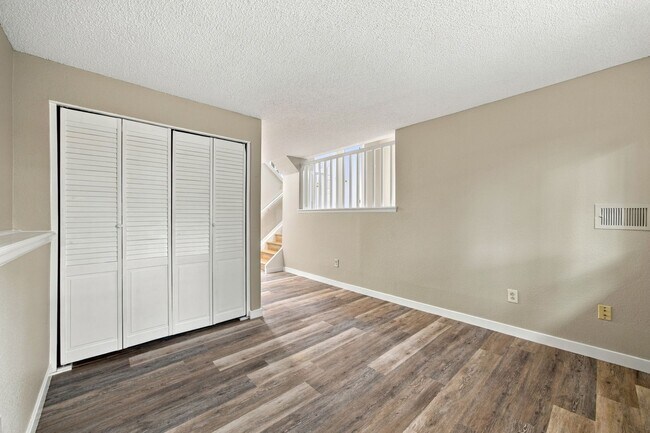 Building Photo - 9333 Cattail Ct