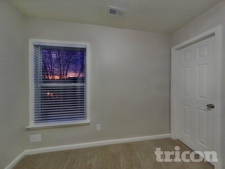 Building Photo - 3616 Crowders View Dr