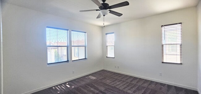 Building Photo - Gorgeous 4 Bedroom 4Bath Home With Solar a...