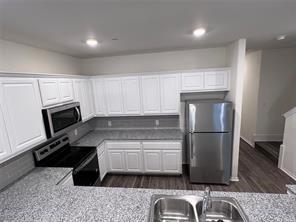 Building Photo - 807 S 6th St