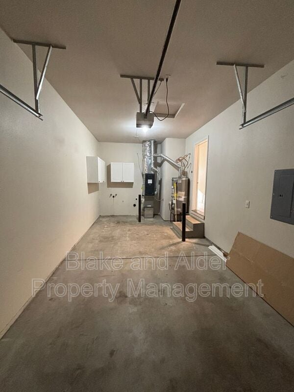 Building Photo - 3607 NE 158th Ave