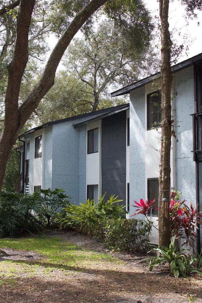 Building Photo - 232 Riverbend Dr