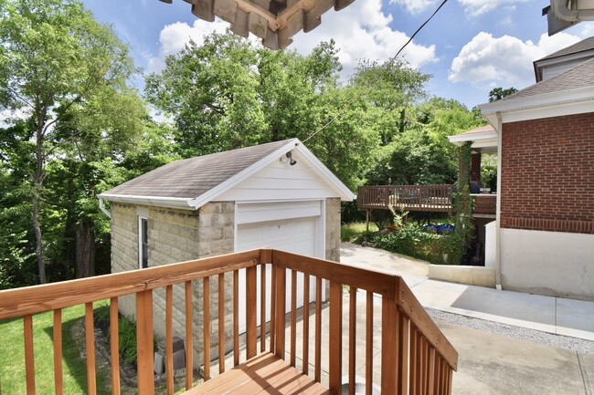 Building Photo - 3048 Taylor Ave