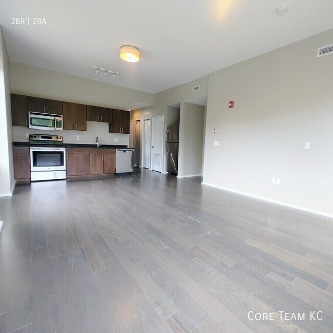Building Photo - 3632 Gillham Rd