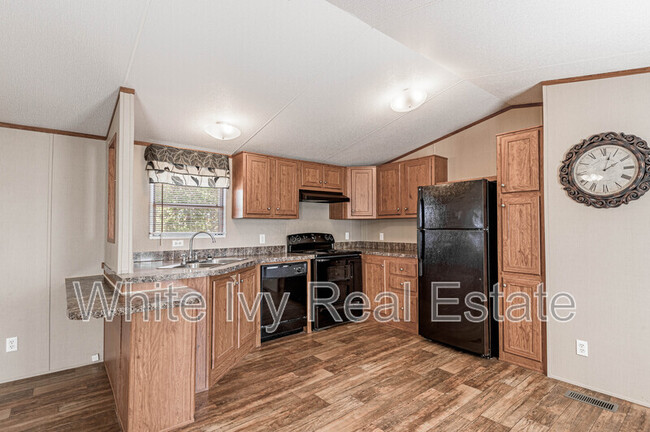 Building Photo - 995 Farm To Market Rd 3459