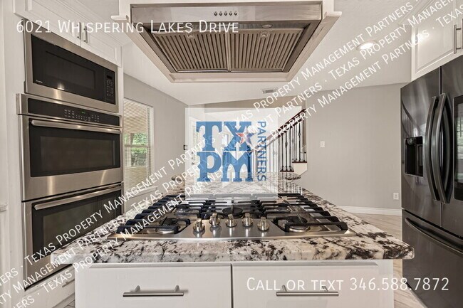 Building Photo - 6021 Whispering Lakes Dr