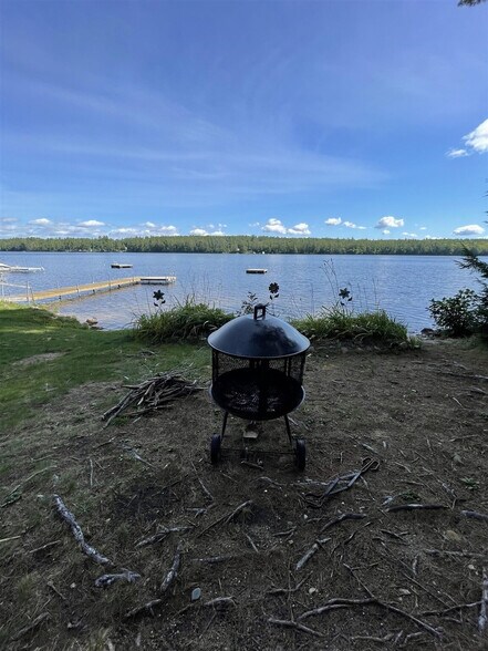 Building Photo - 33 Woods Pond Dr