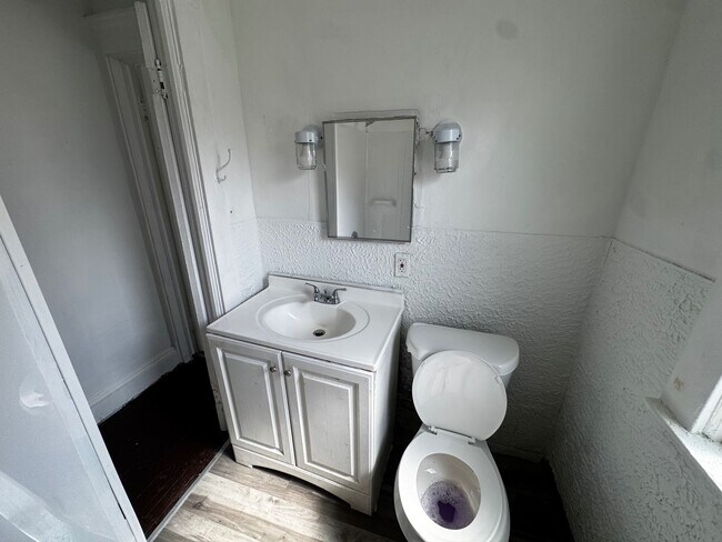 Building Photo - 880 Stevenson Rd