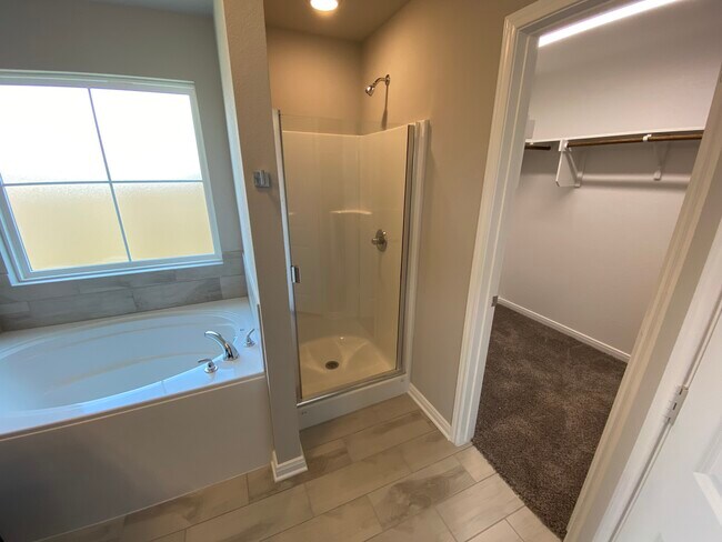 Building Photo - 3031 Dade Loop