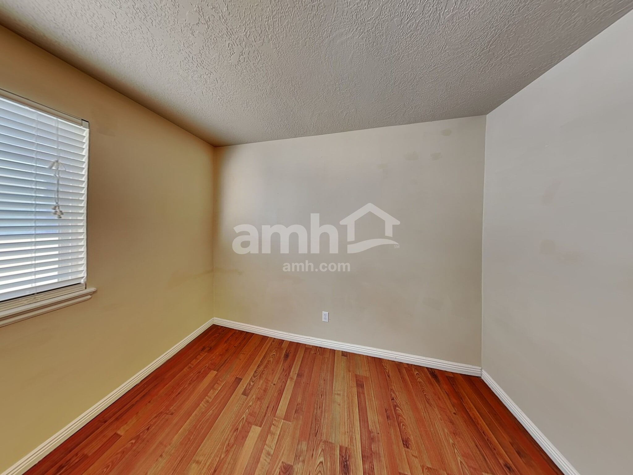 Building Photo - 3595 S Feulner Dr