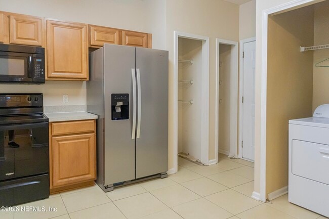 Building Photo - 762 Scrub Jay Dr