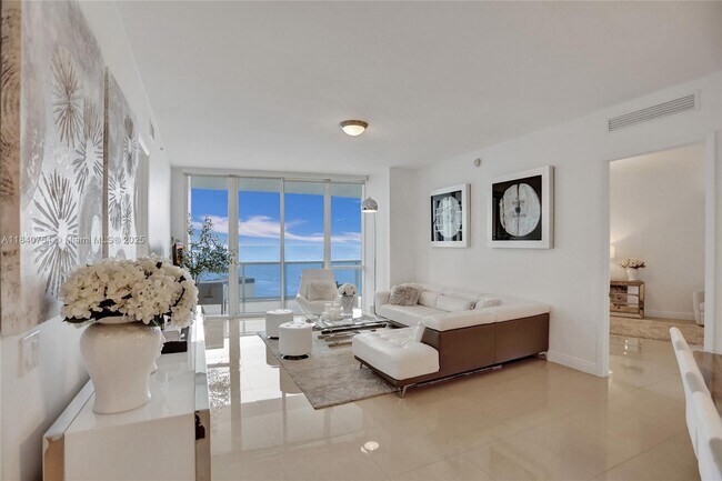 Building Photo - 15901 Collins Ave