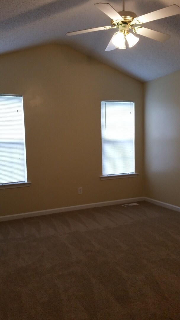 Building Photo - Coming Soon!  Large 4 bed 2 bath with bonus room