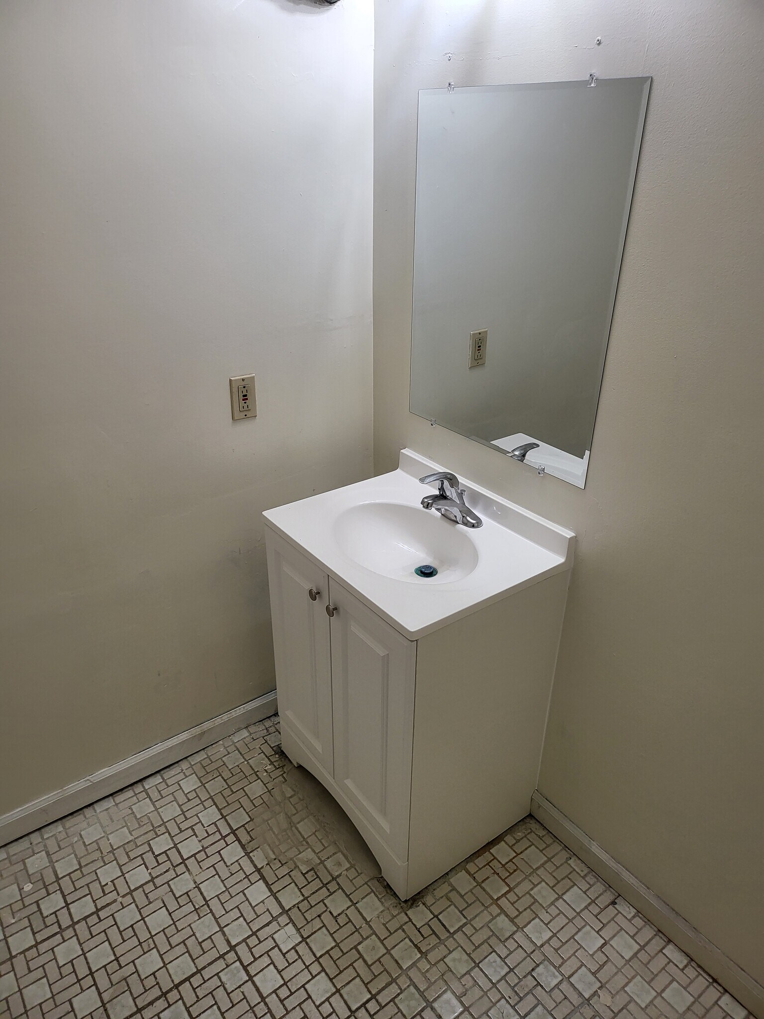 Bathroom 2 - 68 Elm St