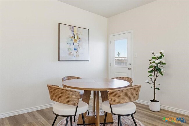 Building Photo - 504 Adley Ave