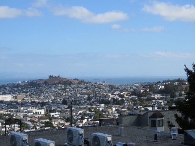 Building Photo - Hidden Gem with Outrageous Views - 1 Bedro...
