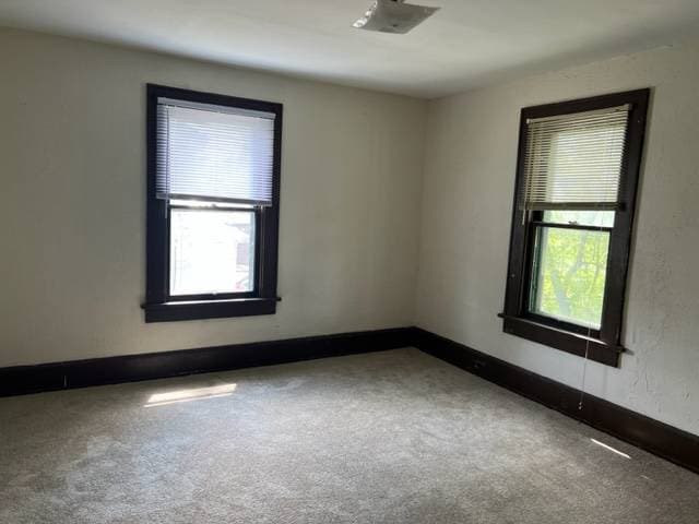 Building Photo - 825 S Seneca Ave