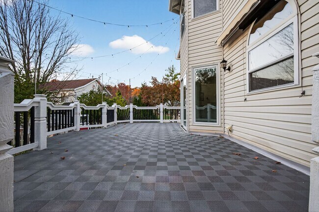 Building Photo - Stunning 4,166 Sq. Ft. Home in Westridge O...