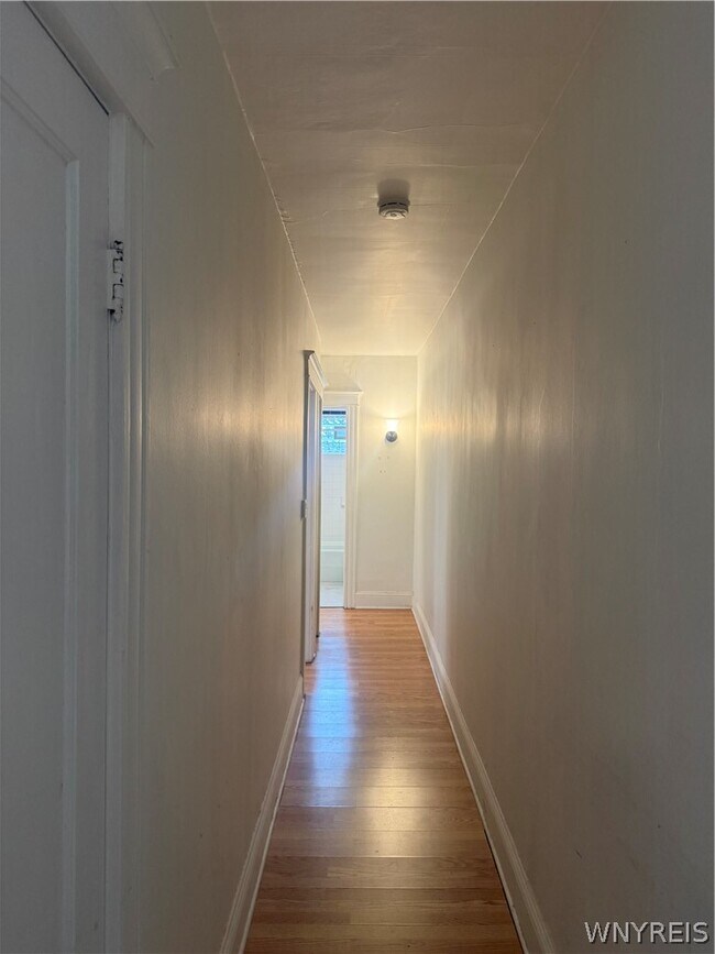 Building Photo - 37 Inwood Pl