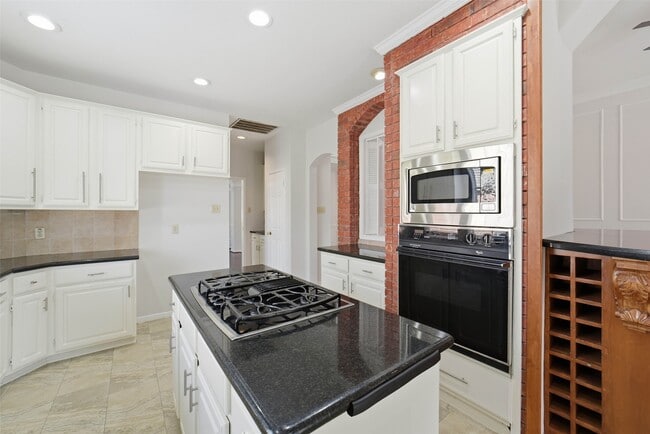 Building Photo - 4003 Bountiful Crest Ln