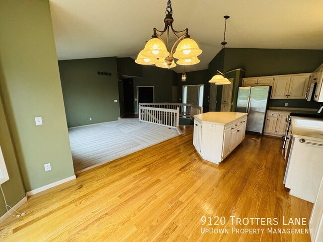 Building Photo - 9120 Trotters Ln