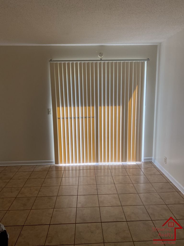 Building Photo - 419 Oriole Dr