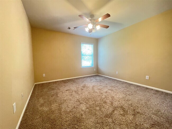 Building Photo - 13518 Primula Ct
