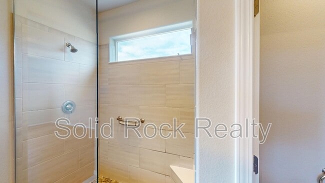 Building Photo - 10736 Hidden Brook Cir