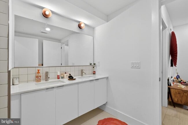 Building Photo - 2007 Cambridge St