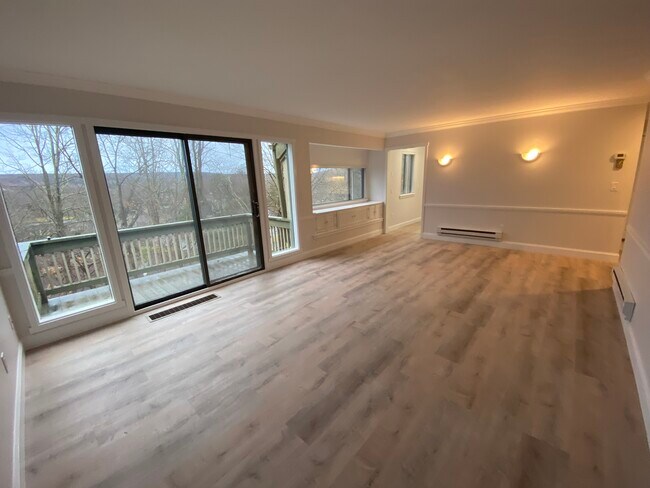 Building Photo - 90 Heritage Vlg