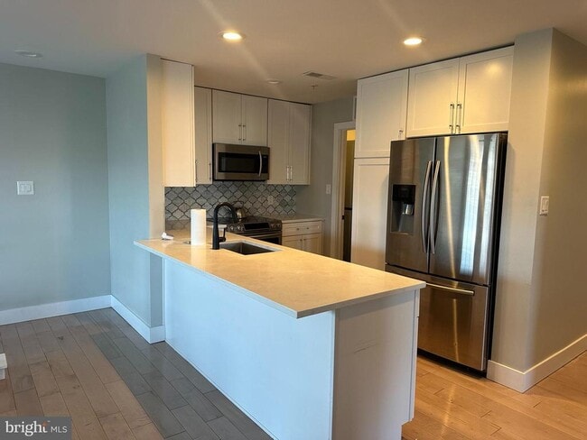 Building Photo - 9 Wagon Wheel Rd