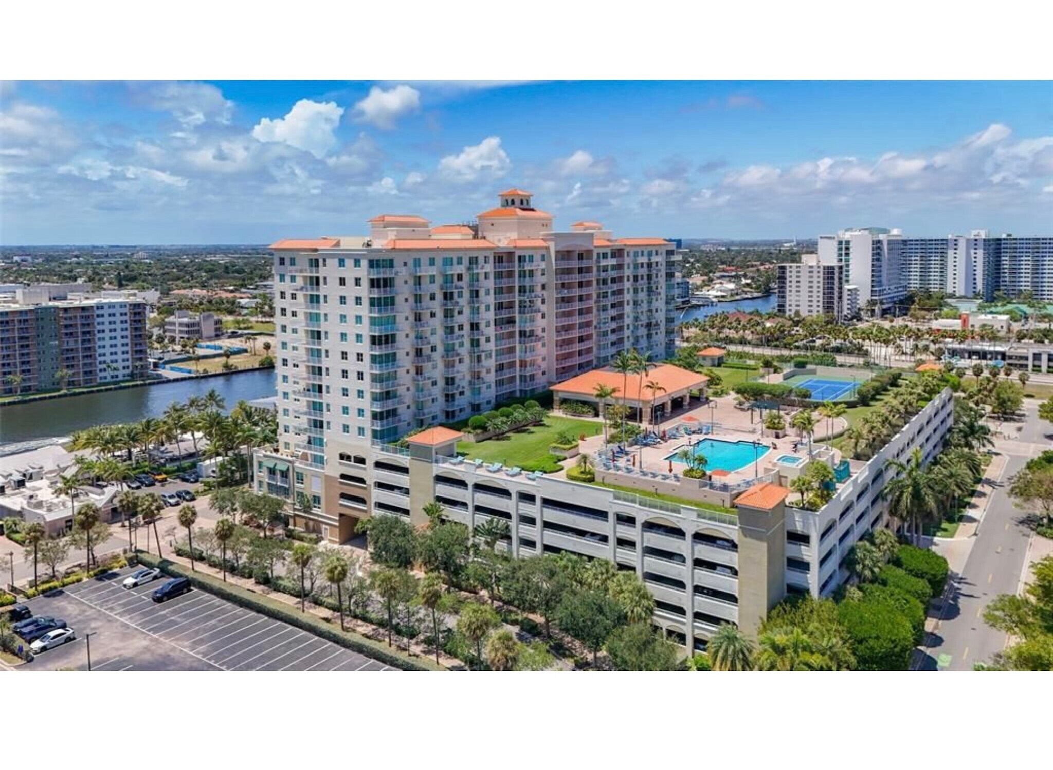 Building Photo - 3020 NE 32nd Ave