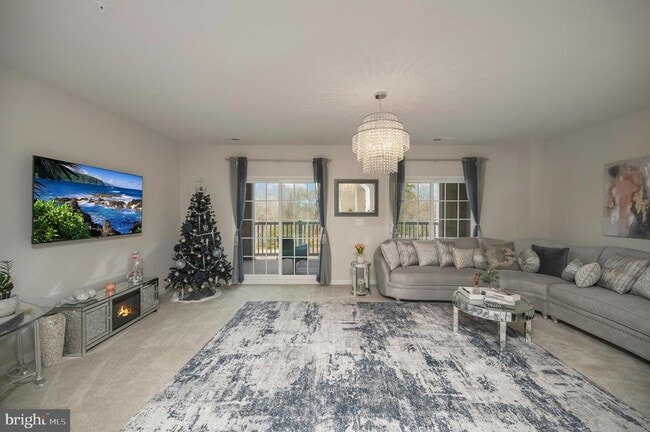 Building Photo - 7977 Independence Dr