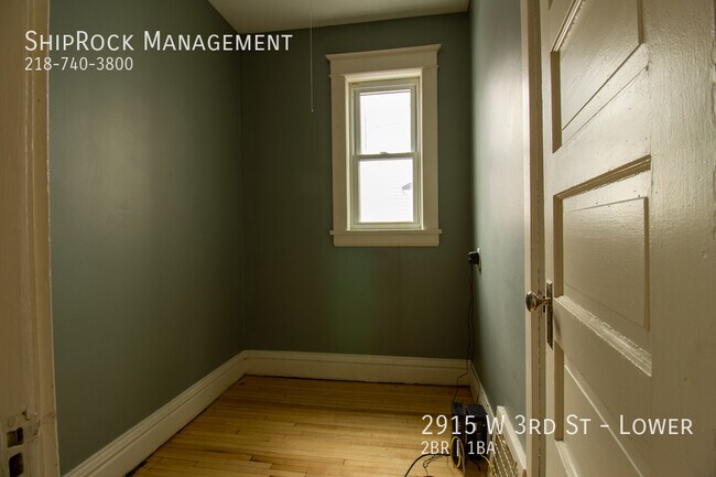 Building Photo - 2915 W 3rd St