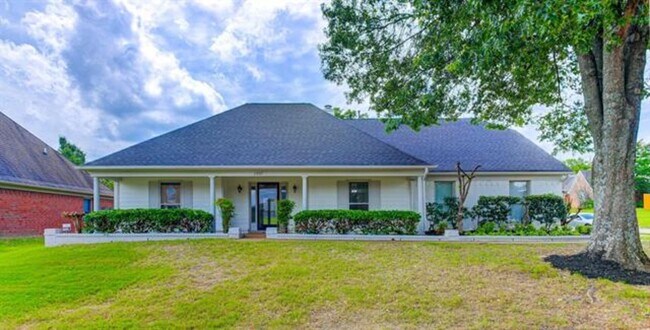 Primary Photo - 1937 Ada Ln