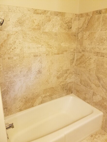 Building Photo - 665 Harpeth Bend Dr
